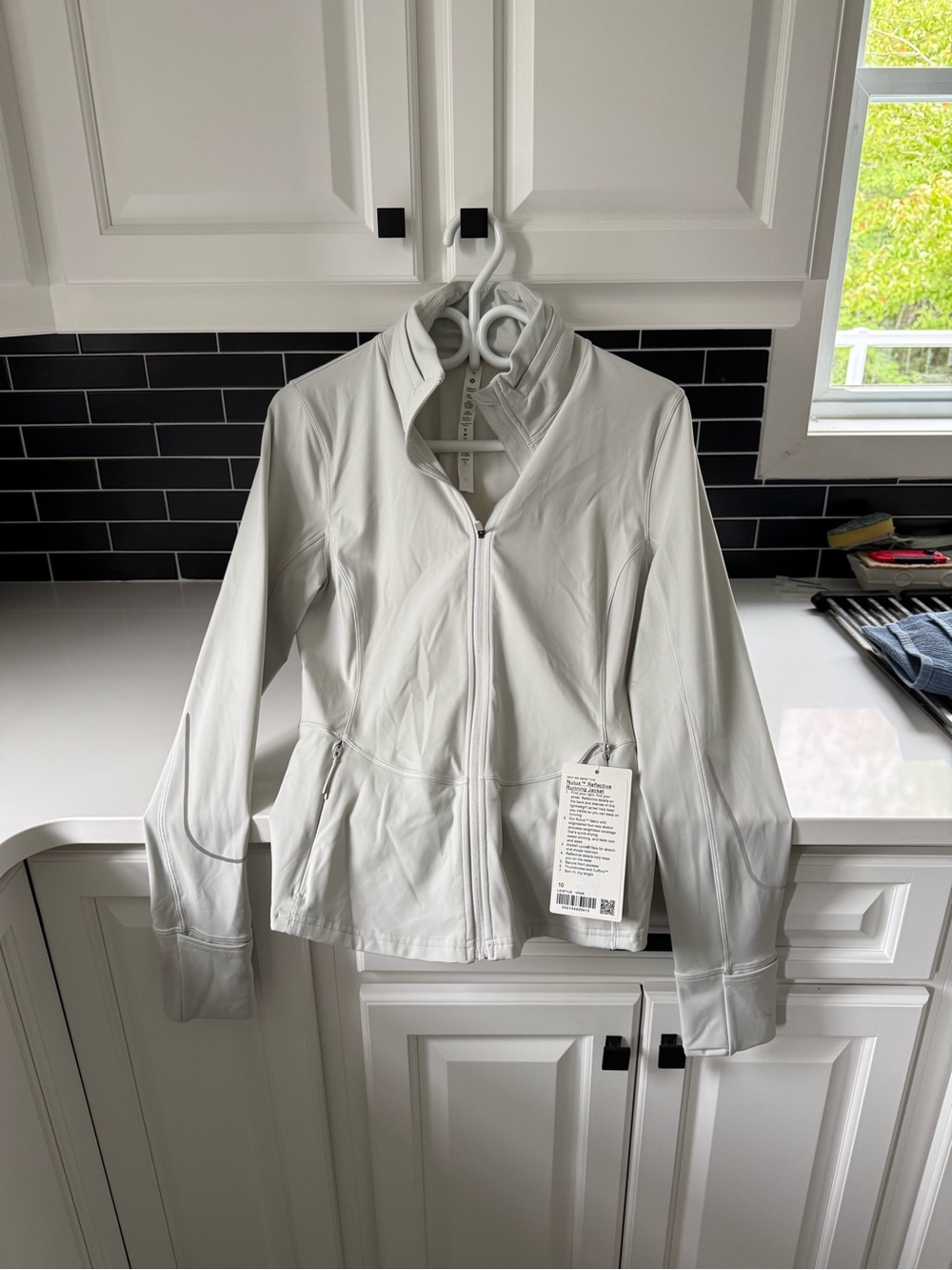 Women's lululemon NuLux REFLECTIVE RUNNING JACKET COLOR VAPOUR